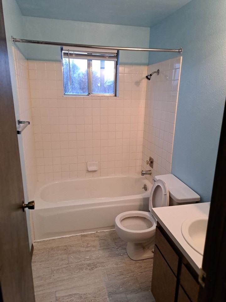 E 1st Ave #1 - Photo 3 of 12