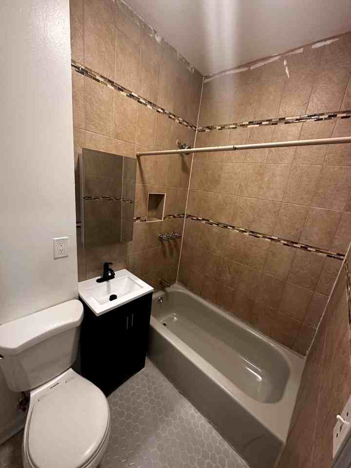 1055 Teller Ave #3A - Photo 3 of 9