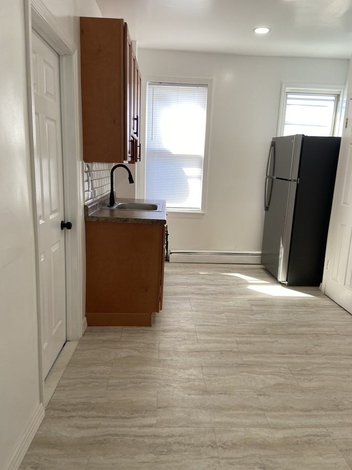 76 E 21st St #3B - Photo 2 of 7