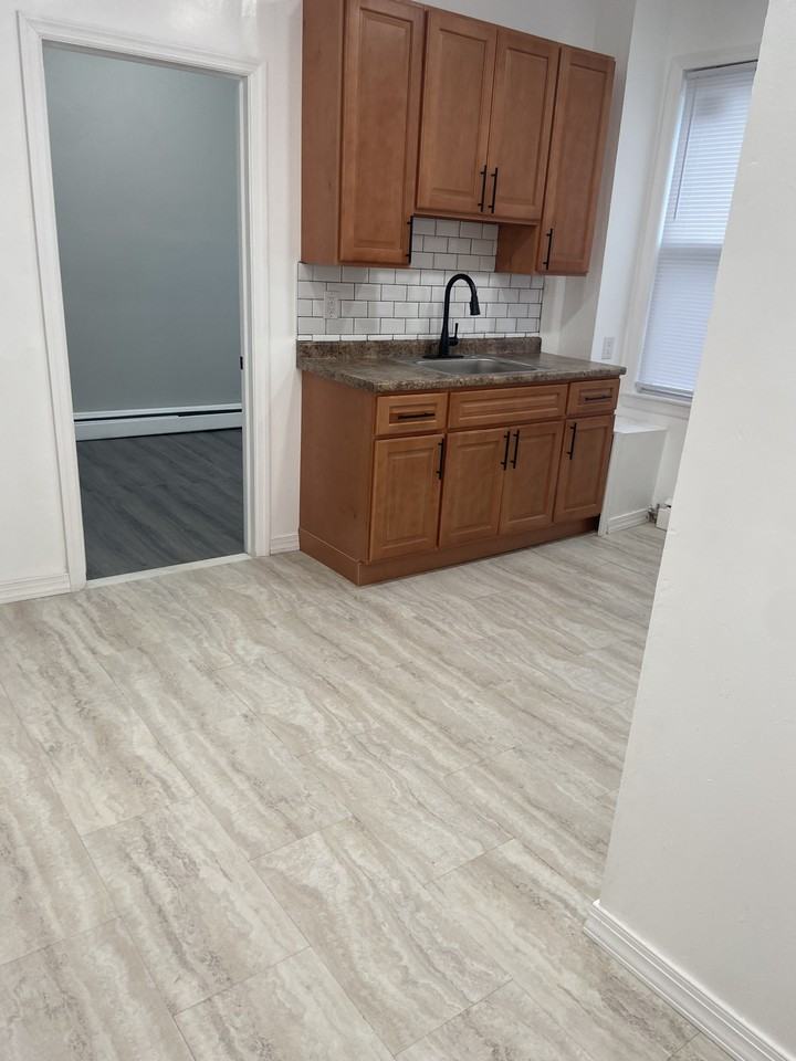 76 E 21st St #3B - Photo 3 of 7