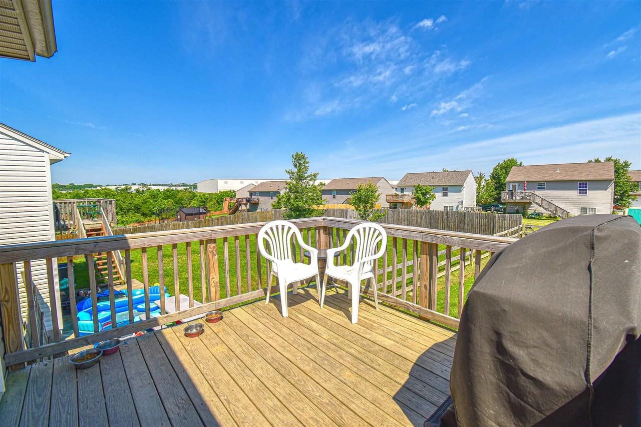 579 Astoria Ct #NA - Photo 3 of 45