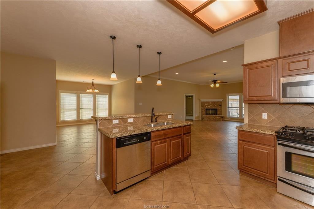 1011 Emerald Dove Ave #NA - Photo 3 of 11