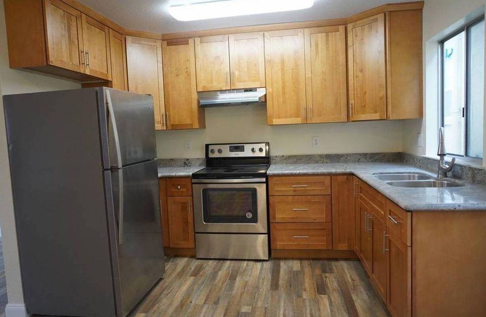 605 23rd St #NONE - Photo 3 of 14