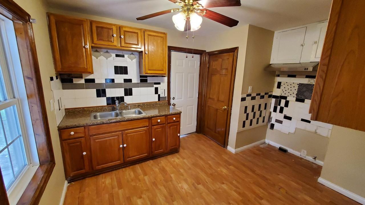 1626 N Marquette St #NA - Photo 2 of 6