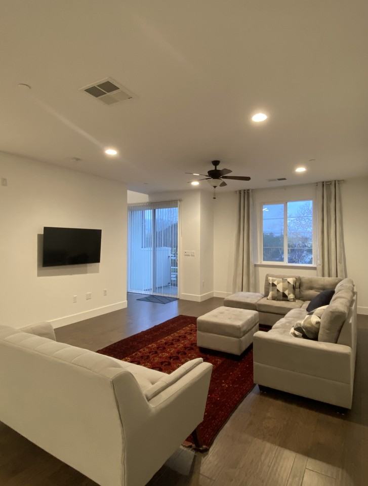 165 Cue Way #165 - Photo 2 of 8