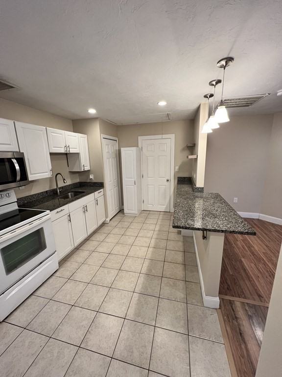 868 Bedford St #3 - Photo 3 of 11