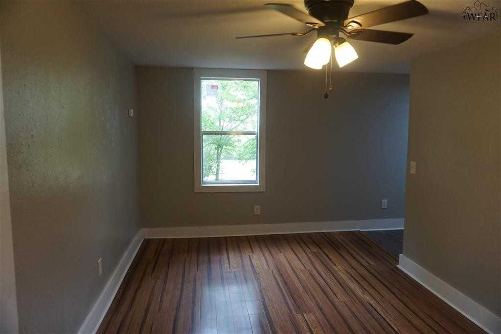 1810 7th St #REAR - Photo 2 of 9