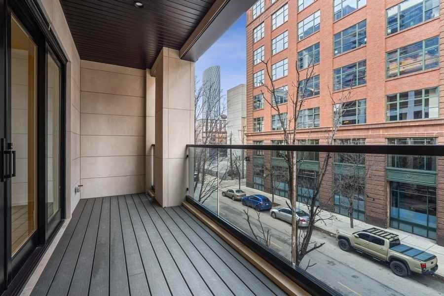 232 S Green St #2N - Photo 2 of 27