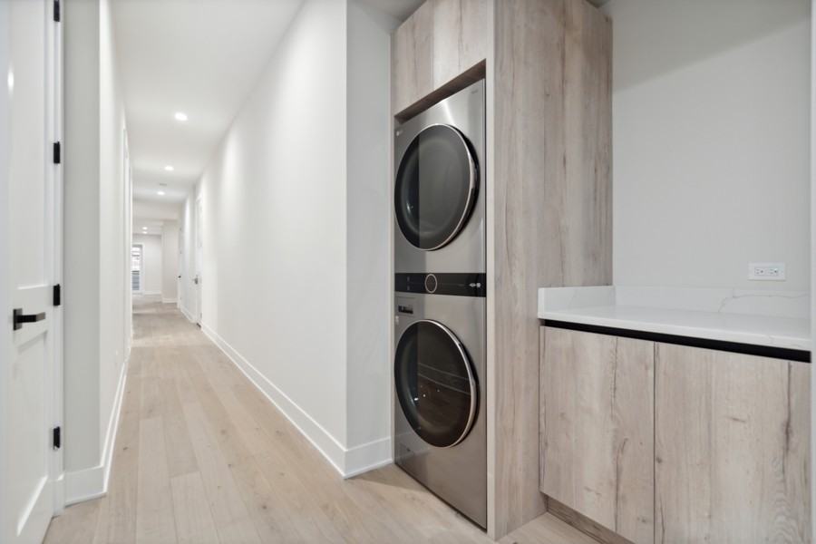 232 S Green St #2N - Photo 3 of 27