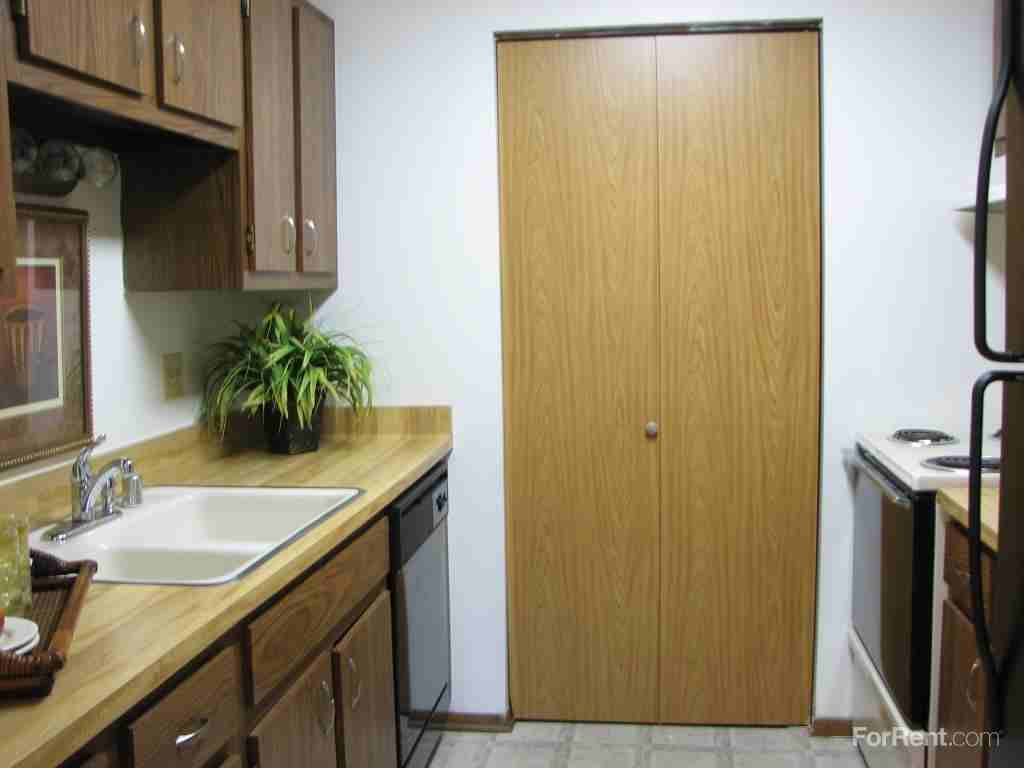 Burr Oaks Village - Photo 3 of 12