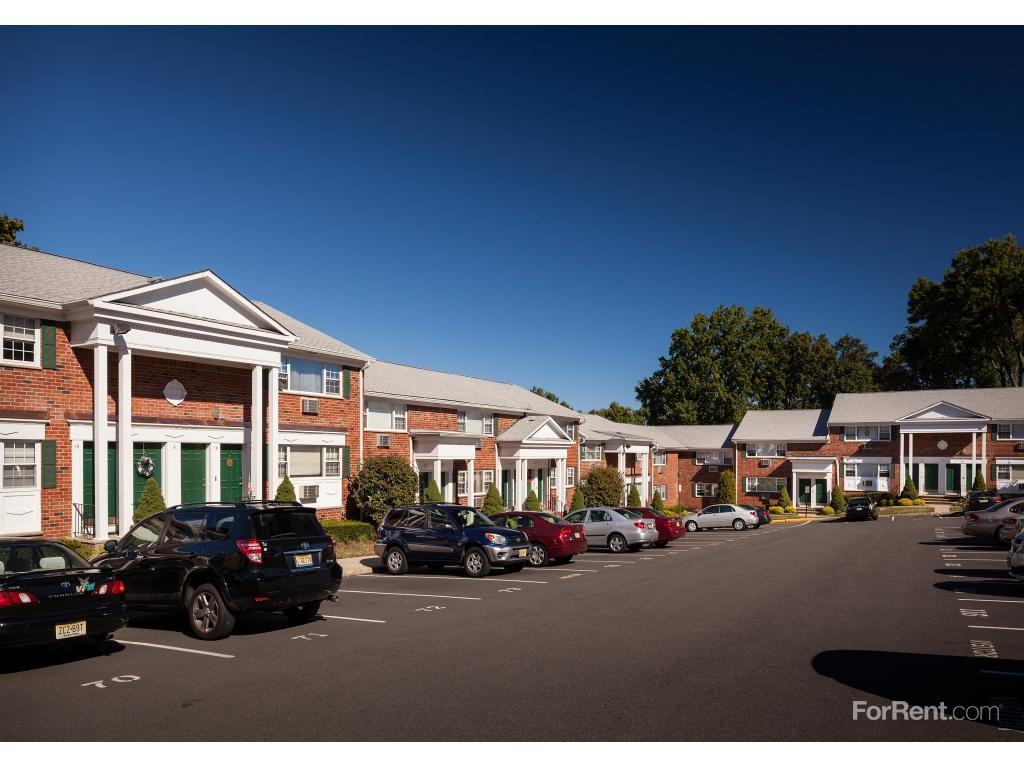 Arla Apartments - Photo 3 of 9