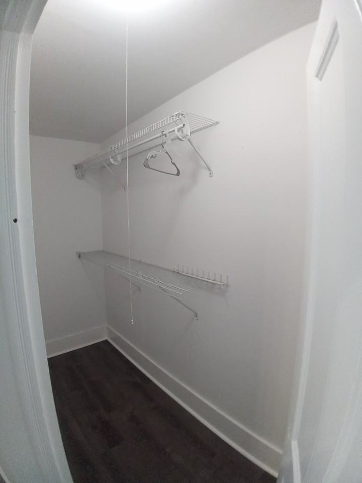 30 W Stewart St #C - Photo 3 of 20