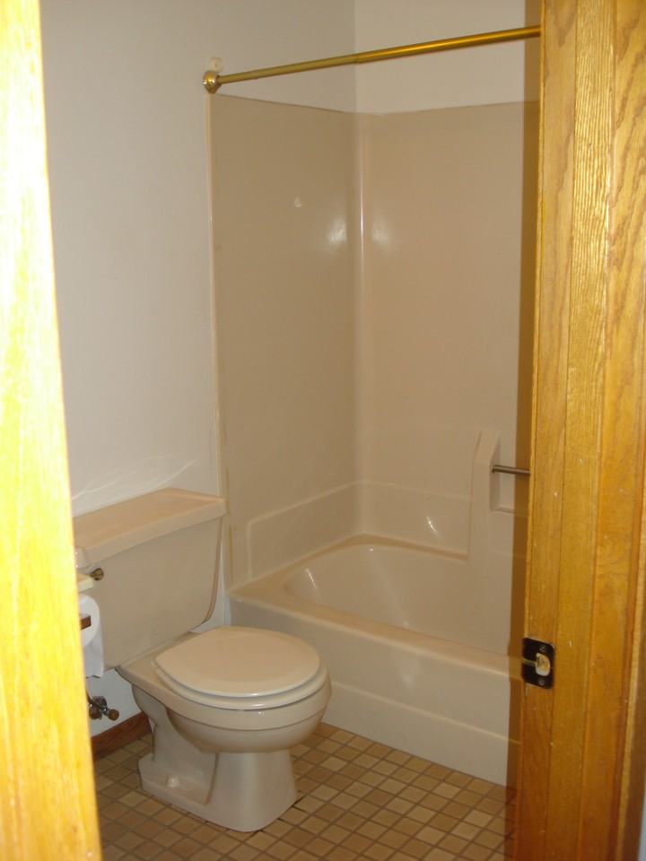 4621 University Ave Ne #304 - Photo 3 of 7