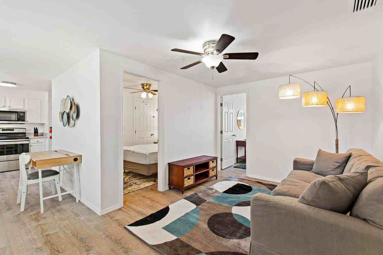 Newly Renovated House In Sarasota (id: 1912) #NA - Photo 2 of 17