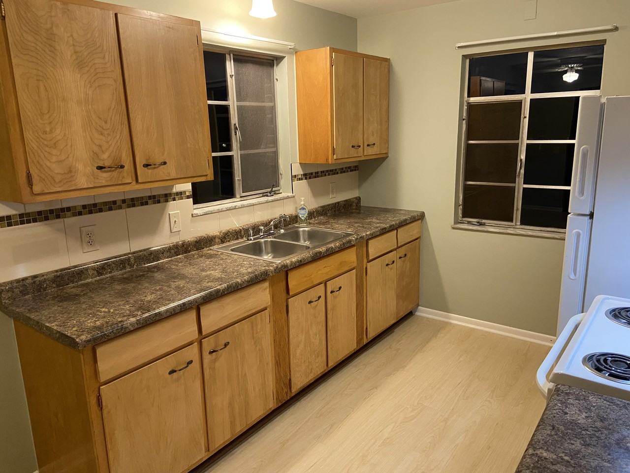 711 Eleanor Ave - Photo 2 of 11