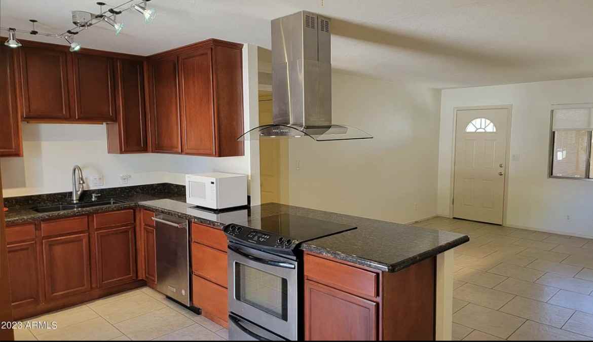 2515 N College Ave #12 - Photo 3 of 9