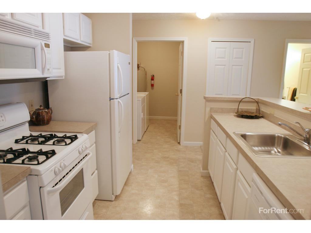 Somerset Luxury Apartments - Photo 3 of 19