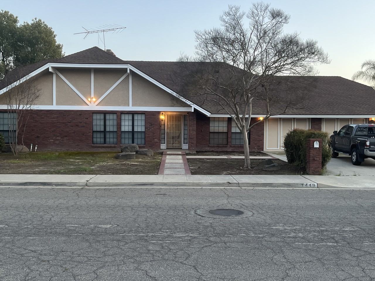 1443 Burnham St #NA - Photo 2 of 18