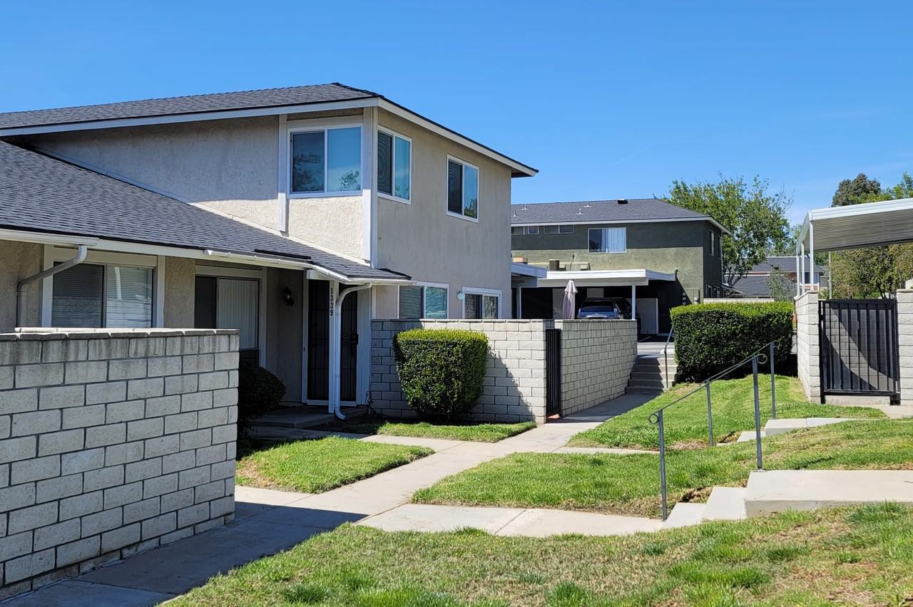 1339 Brooktree Cir #NA - Photo 2 of 39