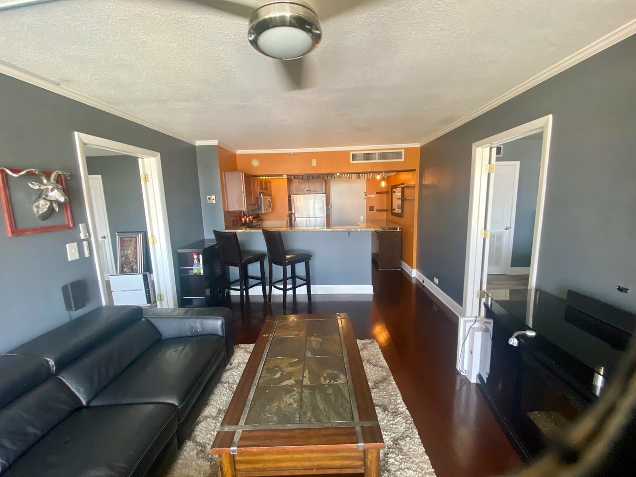 151 E Washington St #610