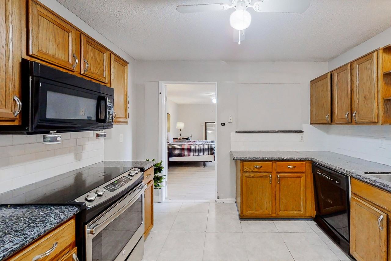 Spacious & Comfortable Stone Mountain House (id: 2144) #NA - Photo 2 of 16