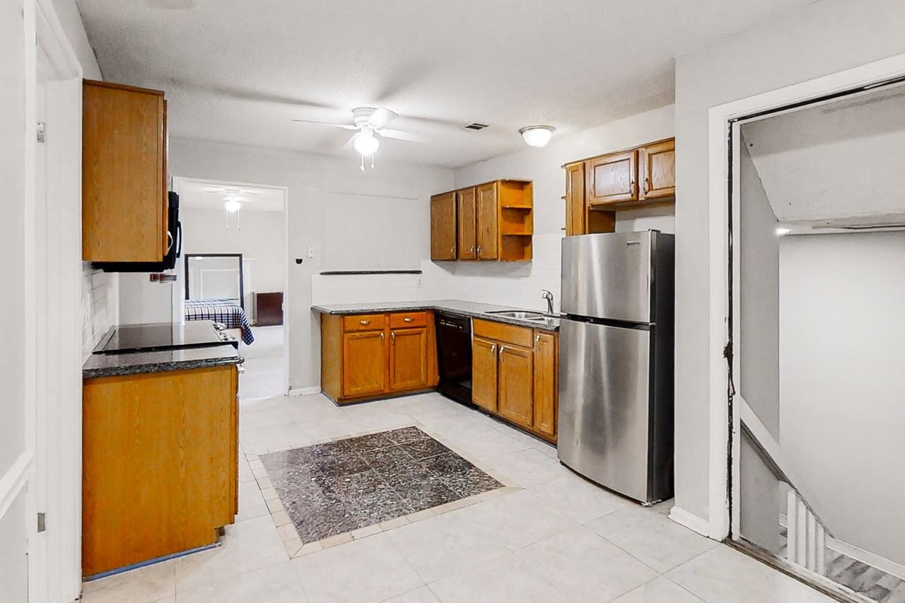 Spacious & Comfortable Stone Mountain House (id: 2144) #NA - Photo 3 of 16