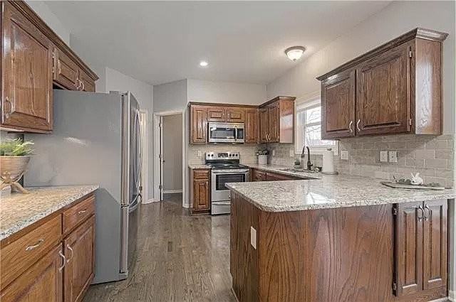 4920 Woodsonia Dr #0 - Photo 3 of 20