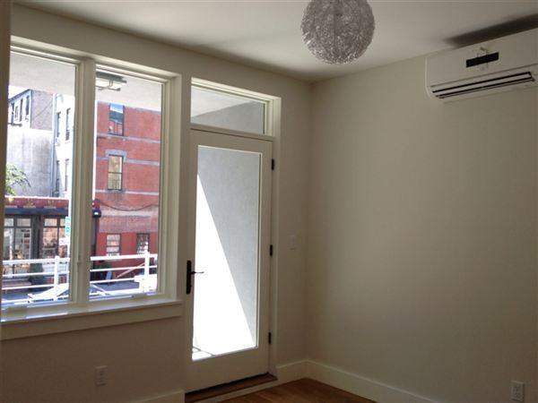 Bergen and Classon Ave - Photo 3 of 6