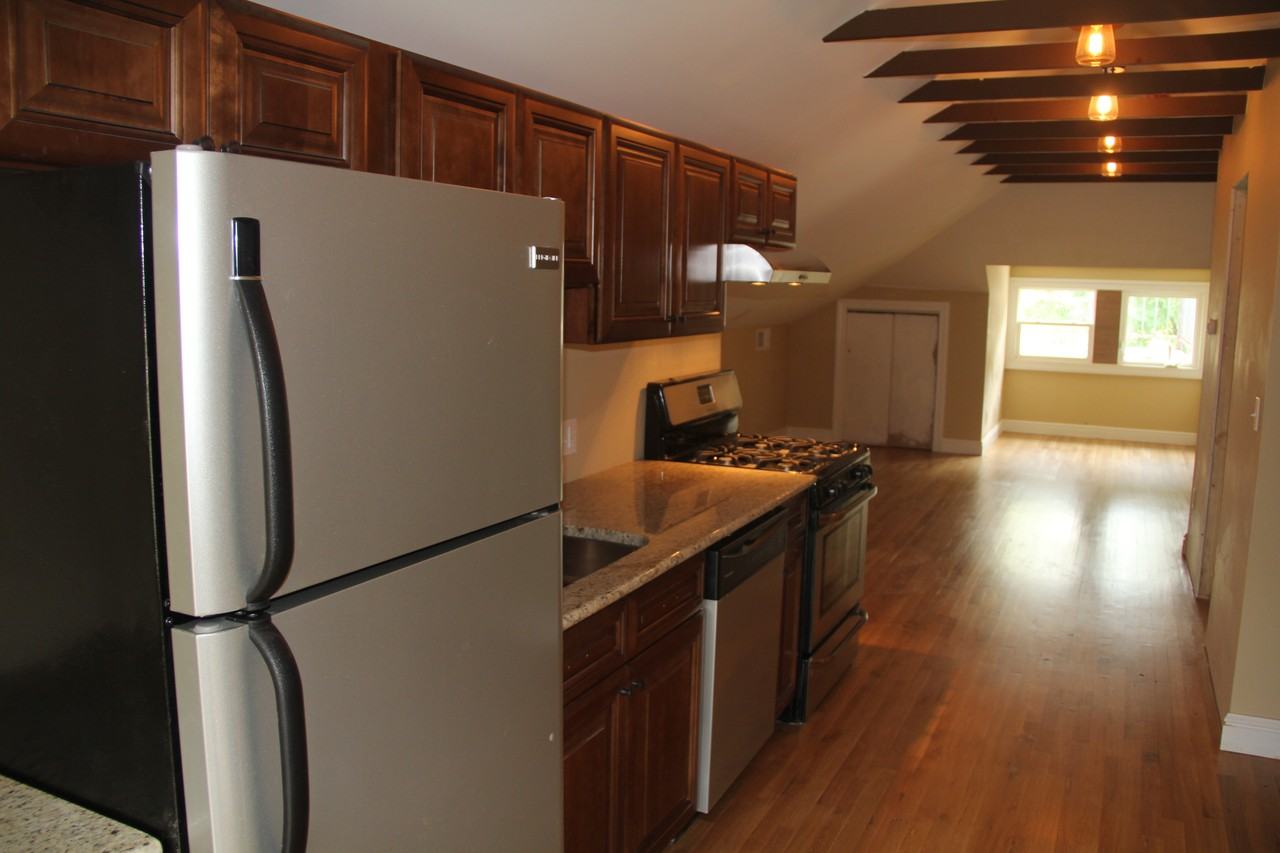 5836 Beacon St #LOFT - Photo 3 of 8