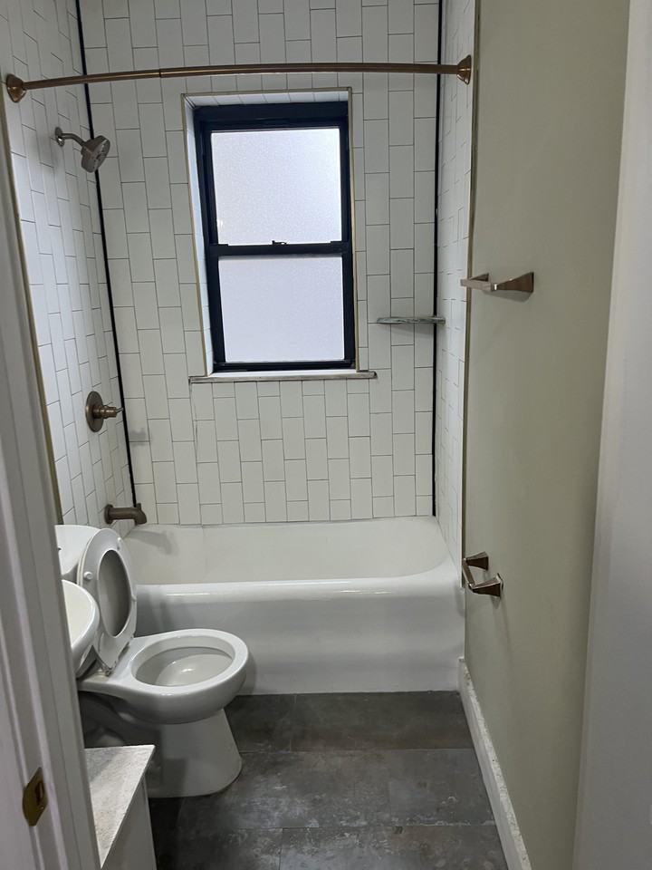 4405 W Pine Blvd - Photo 2 of 5