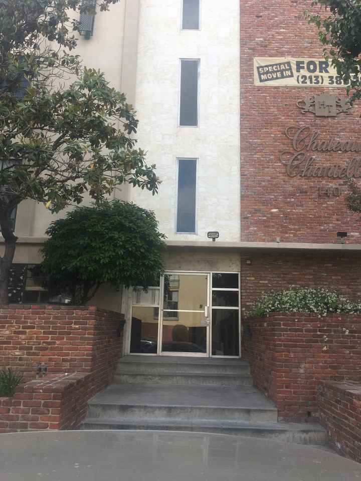 140 S Mariposa Ave #111 - Photo 2 of 19