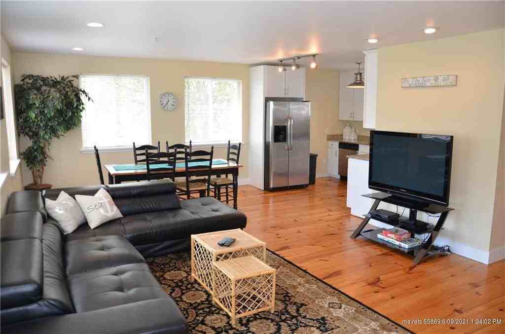 138 W Grand Ave #NA - Photo 2 of 10