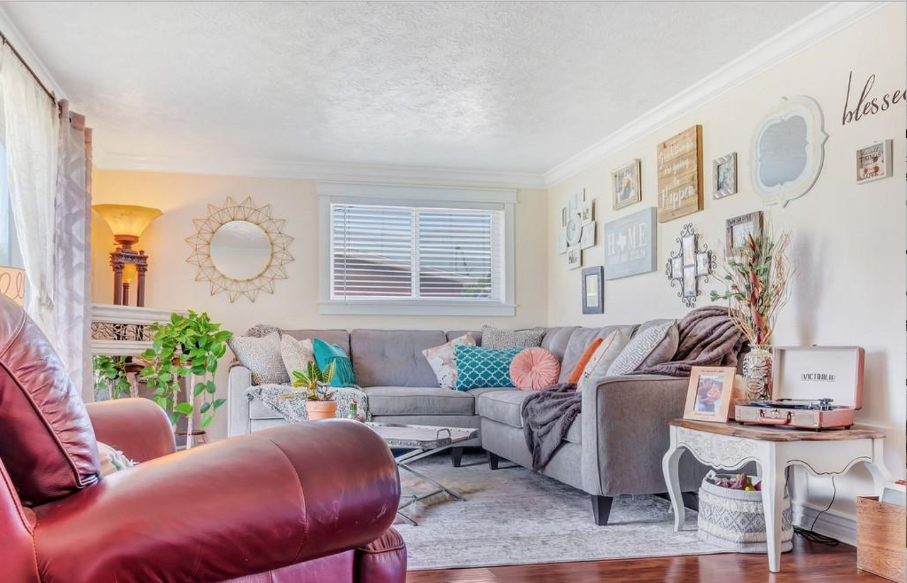 646 Julie Dr #NA - Photo 3 of 27