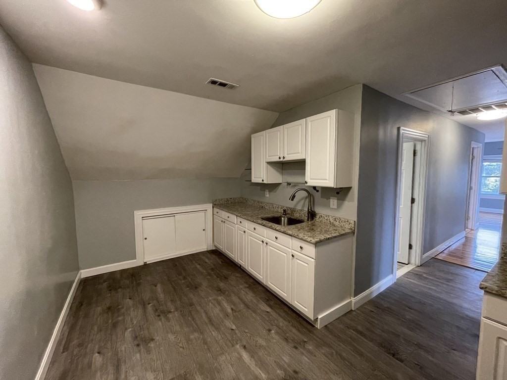 120 West St #3 - Photo 2 of 20