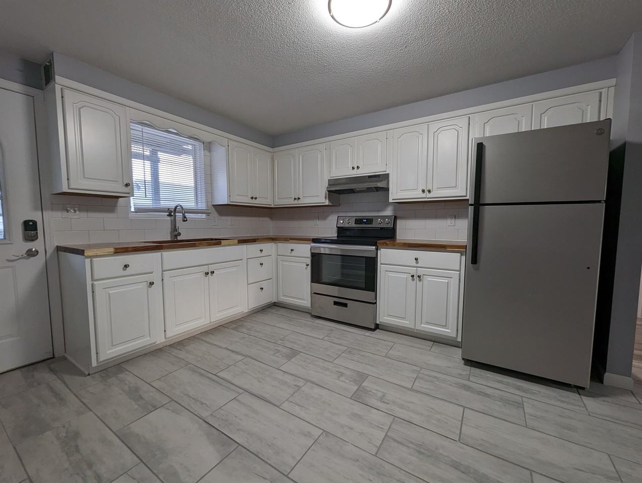 223 Carson St #2