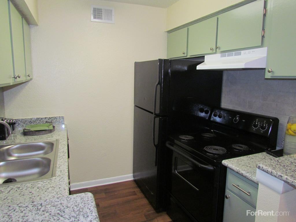 Sunstone Apartments - Photo 3 of 20