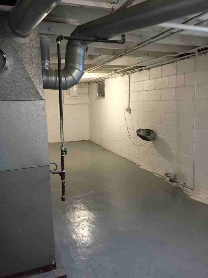 1040 Woodsdale Ave #NA - Photo 3 of 12