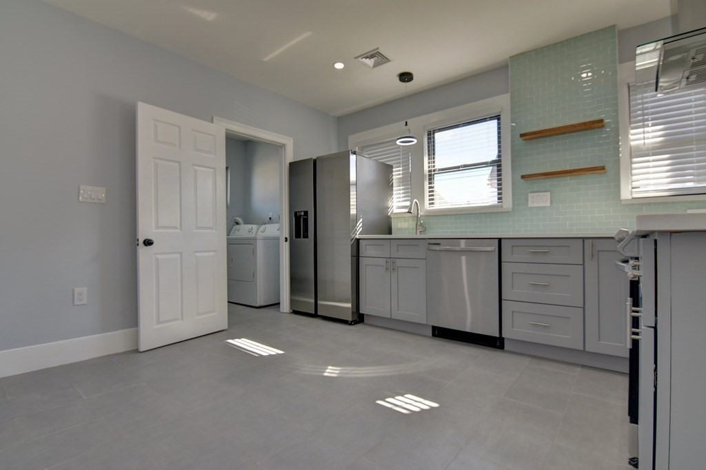 7 Elm Ave #9 - Photo 2 of 27