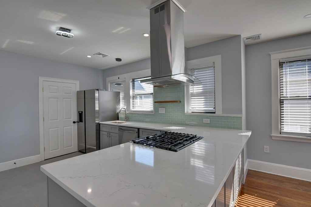 7 Elm Ave #9 - Photo 3 of 27