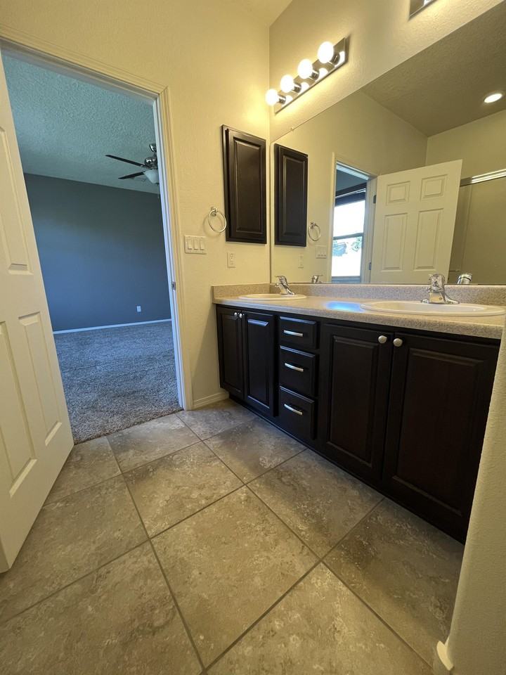 4011 Sierra Alta Ave Ne #1 - Photo 7 of 13