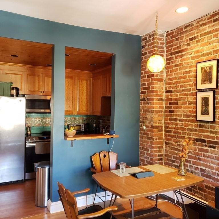 818 South St #2R - Photo 2 of 34