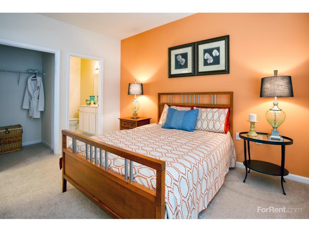 Station Square Apartment Homes - Photo 3 of 6