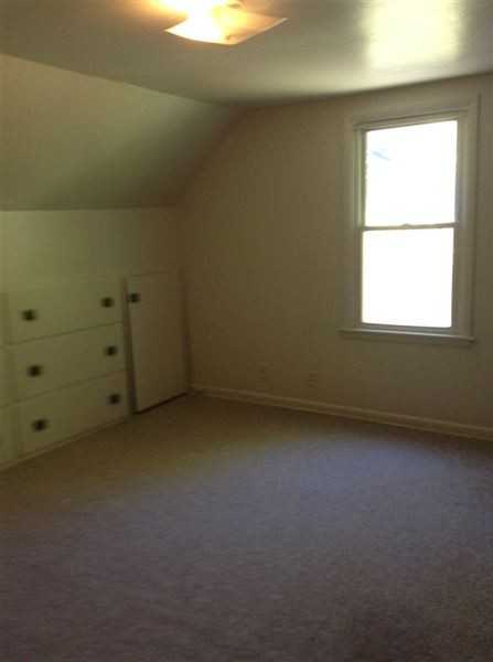 932 Parker Ave - Photo 3 of 6