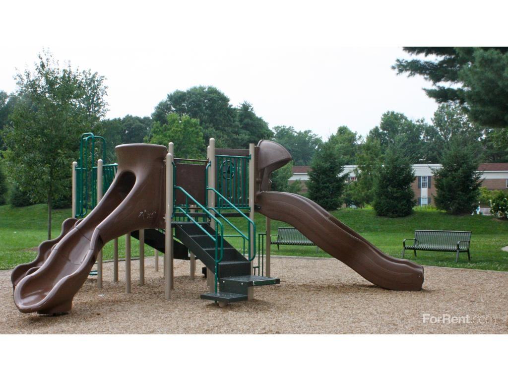 Windsor Woods - Photo 2 of 7