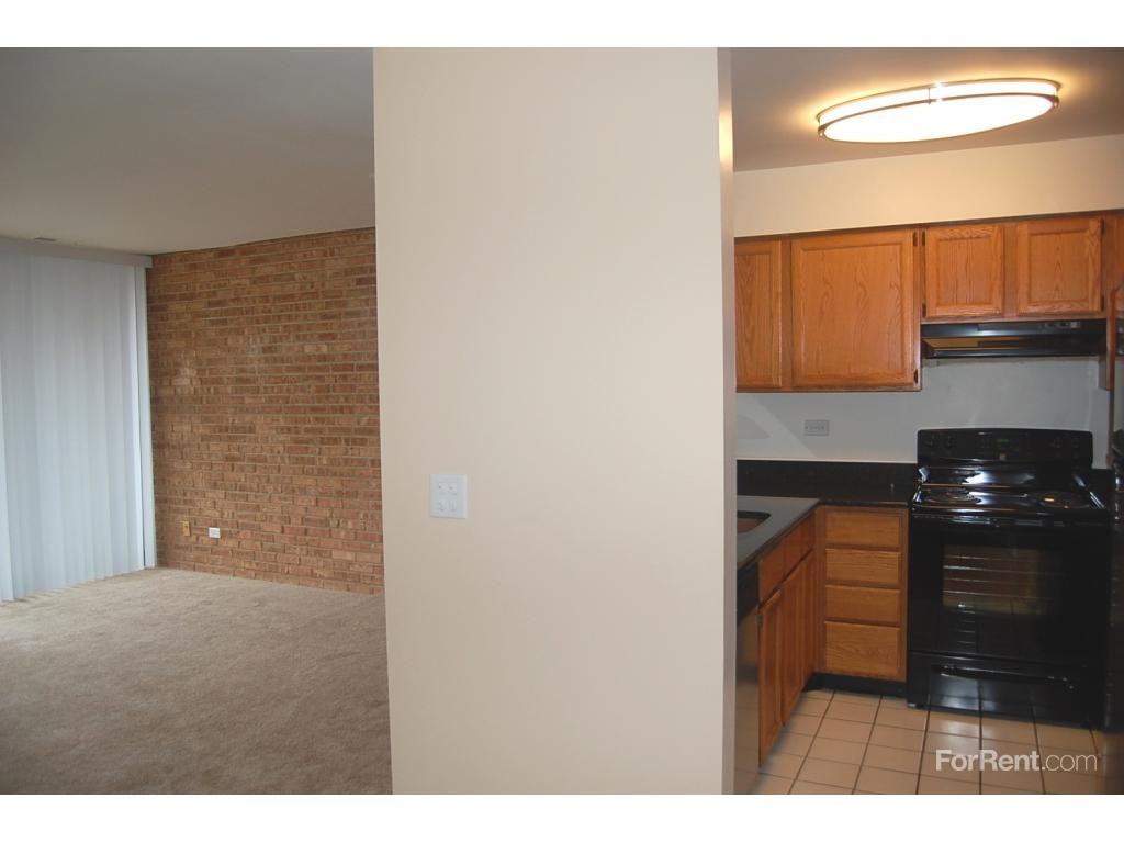 Abbey Apts at Four Lakes - Photo 3 of 20