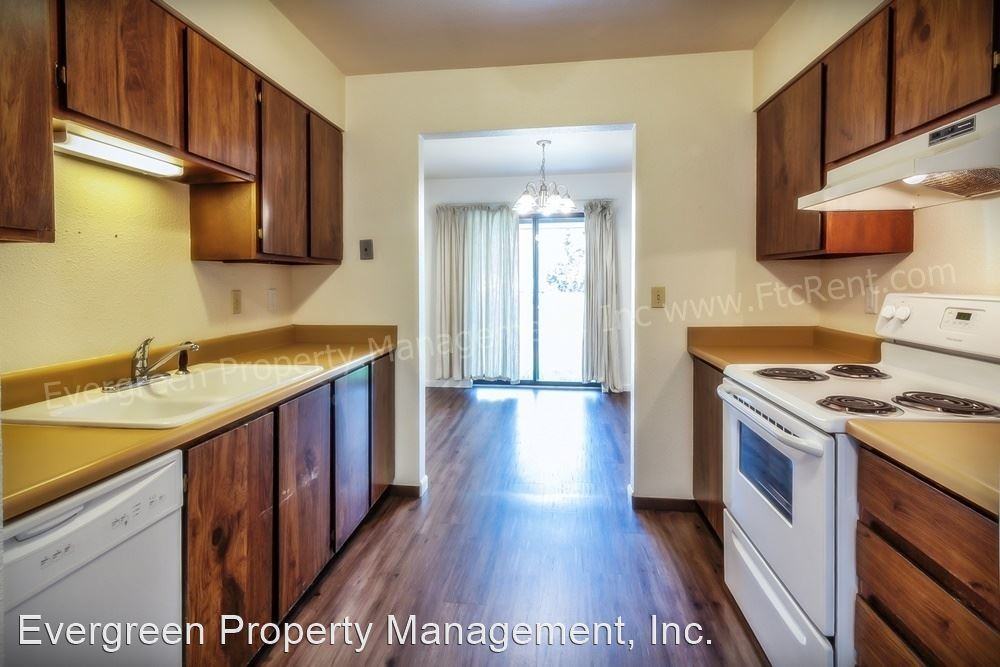 904-906 Camelot Ct. - Photo 3 of 18