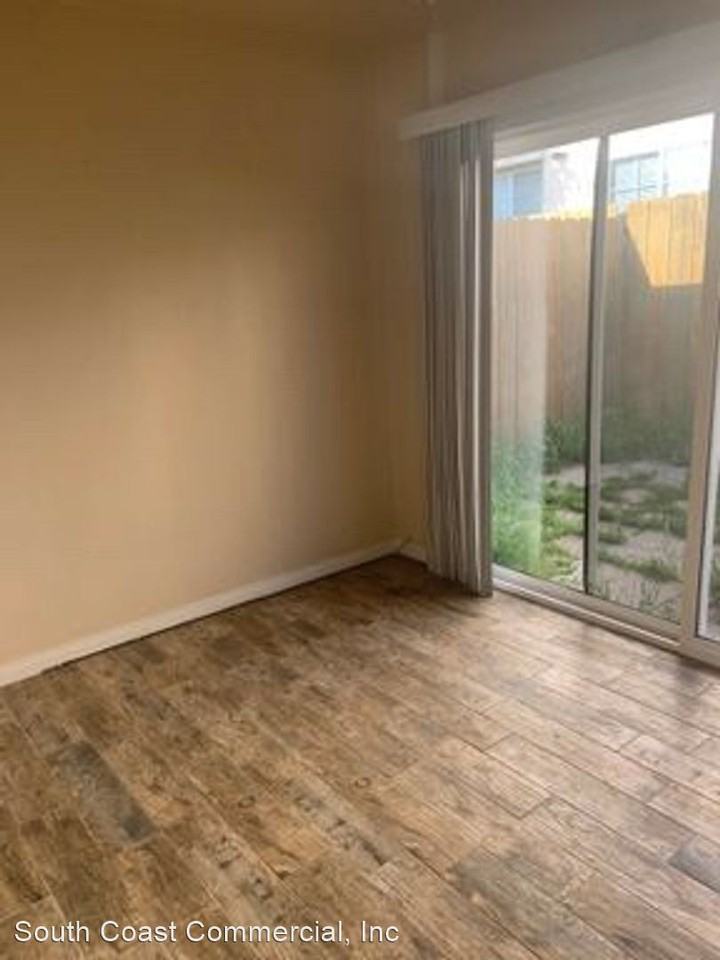 4204-4212 Ingraham Street - Photo 3 of 4