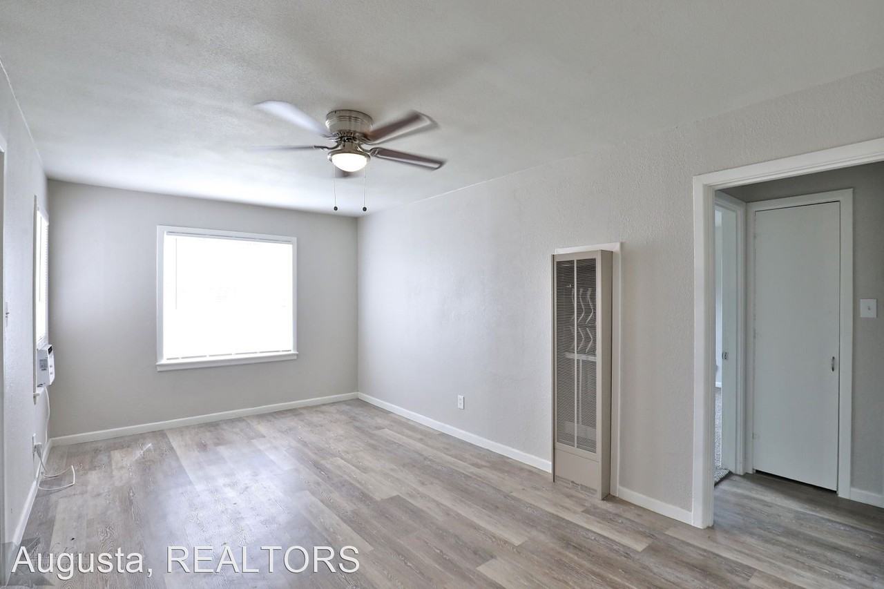 1218 S San Jose Dr - Photo 2 of 17