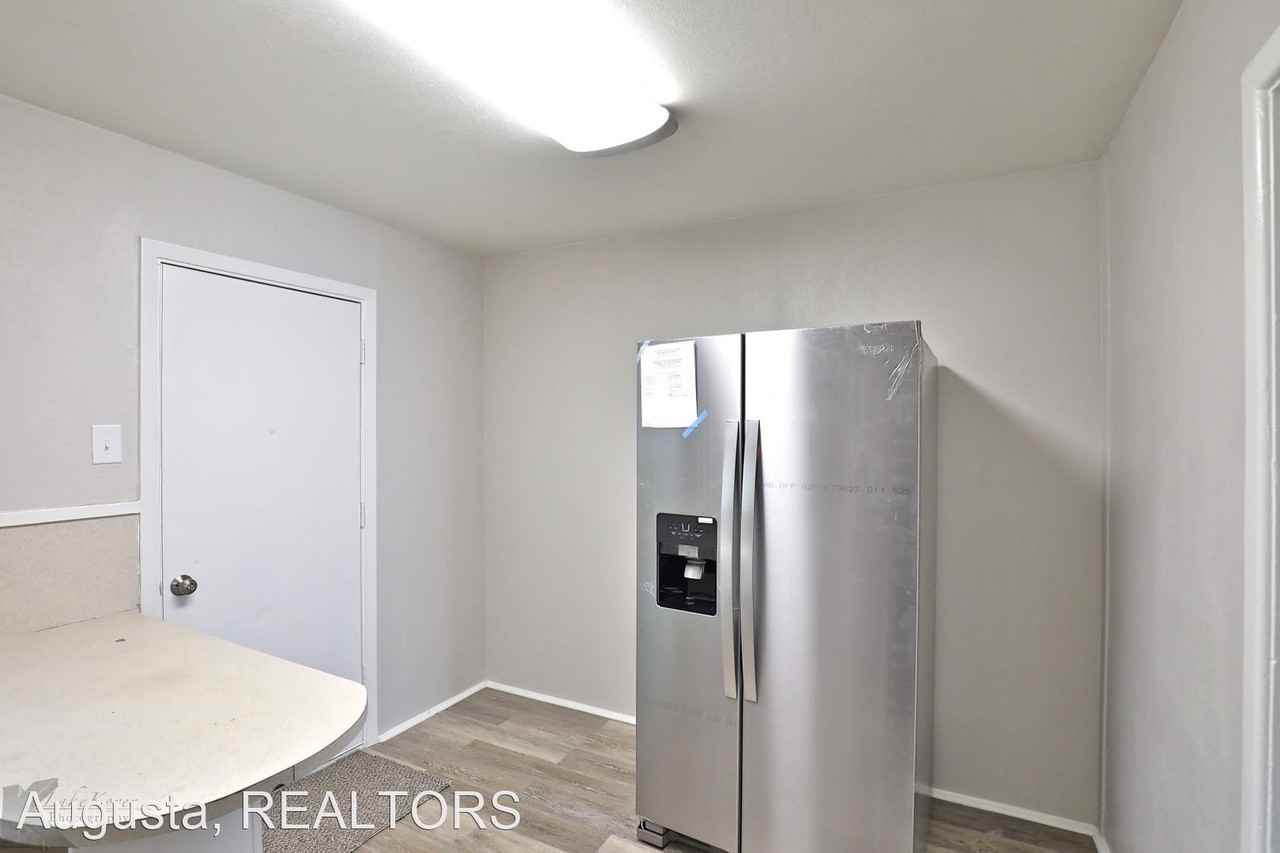 1218 S San Jose Dr - Photo 3 of 17