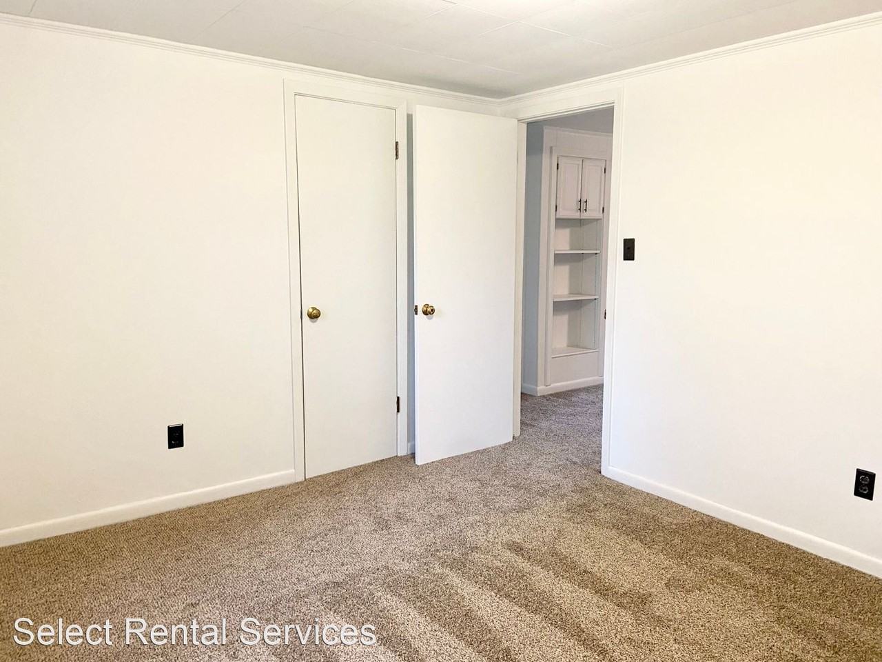 110 Burlington Dr - Photo 3 of 11